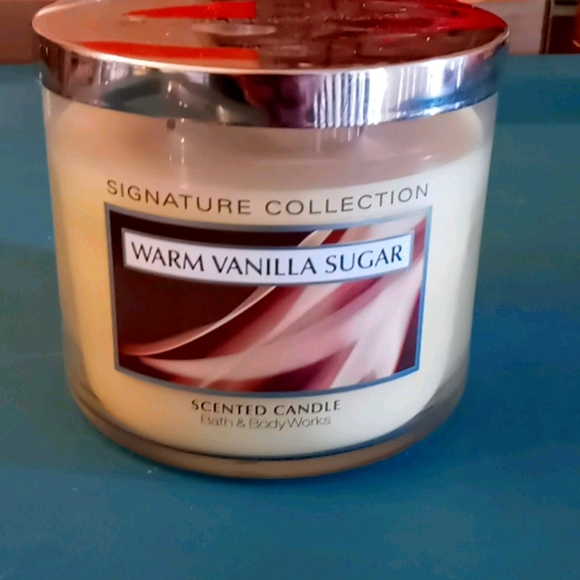 Bath & Body Works Candle.